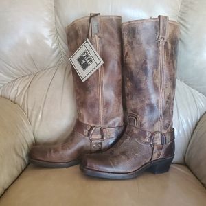 Frye Harness 15R Tan size 8.5